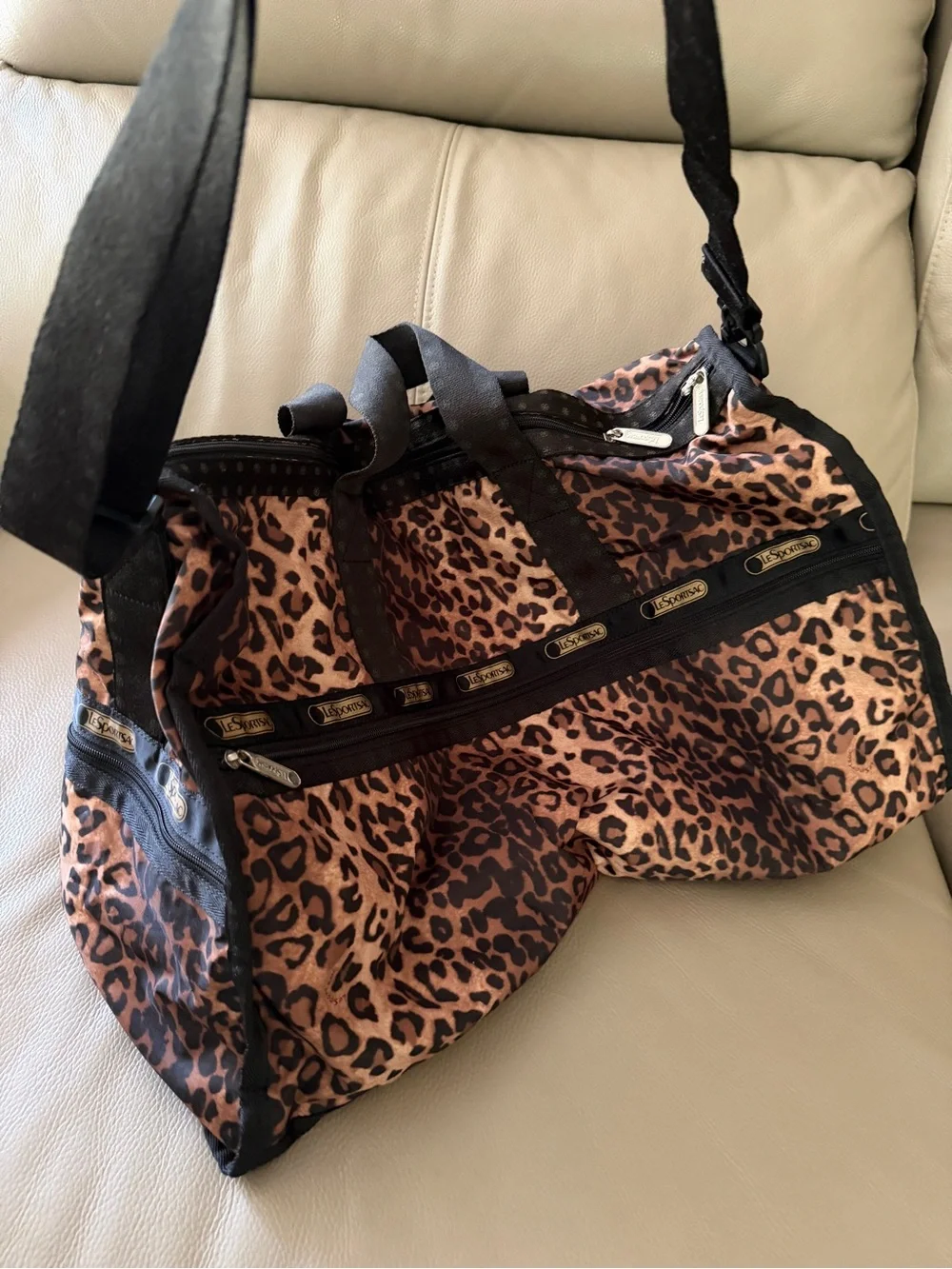 LESPORTSAC Leopard Print Black/Brown Weekender Duffel Bag ShoulderStrap Zippered - Picture 3 of 16